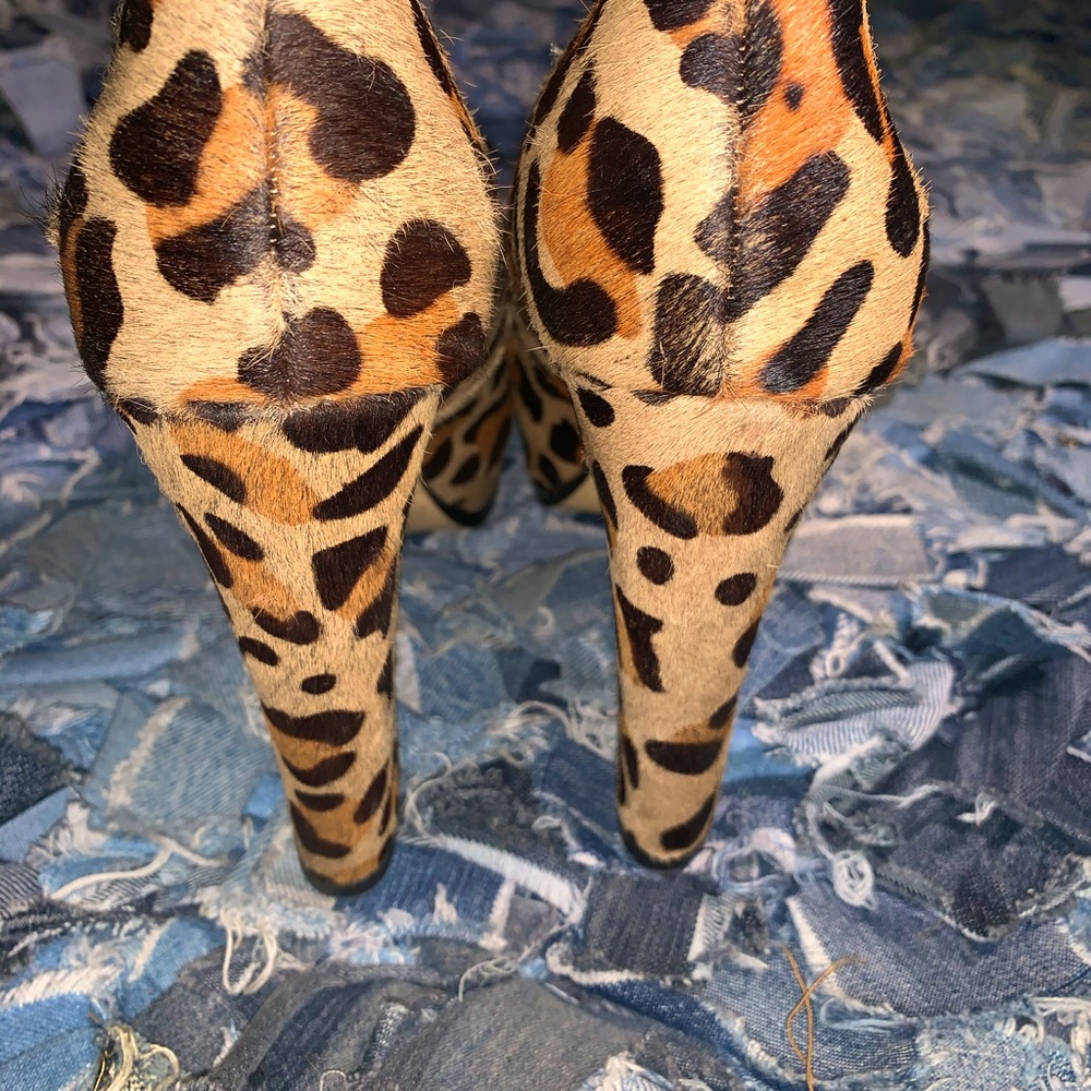 Steve Madden Leopard Print Pumps - Tan and Black - Picture 4 of 4